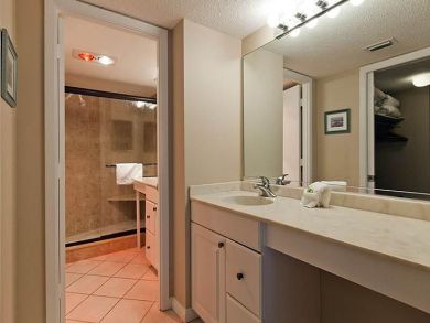 Luxury Rental Beach Pool Excellent 2 Bedrooms Partial Views